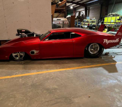 1970 PLYMOUTH SUPERBIRD PRO MOD / PRO STREET – STROUPE-BUILT, TURN-KEY HEMI POWER