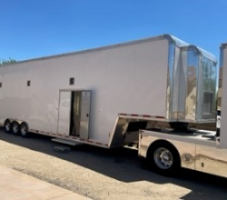 2015 RC 44′ 5TH WHEEL STACKER
